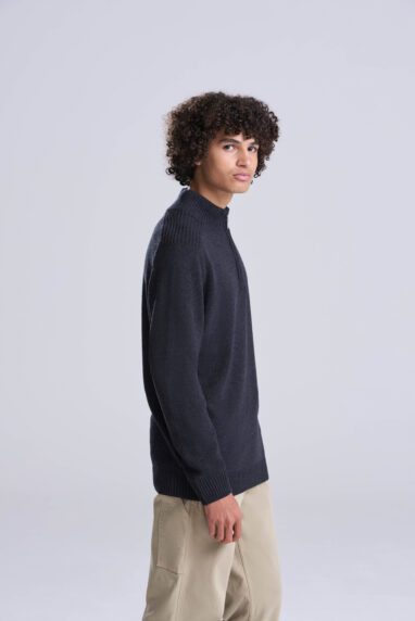 WAKHAN 1/4 ZIP SUSTAIN SWEATER image 2